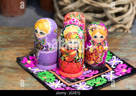 Schöne bunte russischen Nesting Dolls Matreshka Stockfoto