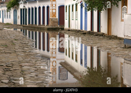 Stadt, Puddle of Water, Paraty, Rio De Janeiro, Brasilien Stockfoto