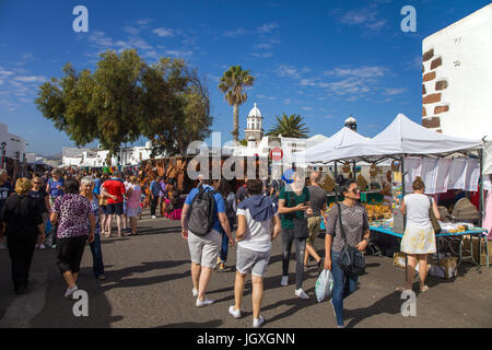 Woechentlicher Sonntagsmarkt in Teguise, Lanzarote, Kanarische Inseln, Europa | wöchentliche Sonntag Markt in Teguise, Lanzarote, Kanarische Inseln, Europa Stockfoto