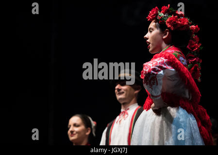 Matija Gubec Folklore-Ensemble aus Karlovac, Kroatien, Auftritt beim 29. Folkart International CIOFF Folklore Festival, Sub Folklorefestival von Festival Lent, eines der größten Outdoor-Festivals in Europa. Folkart, Festival Lent, Maribor, Slowenien, 2017. Stockfoto