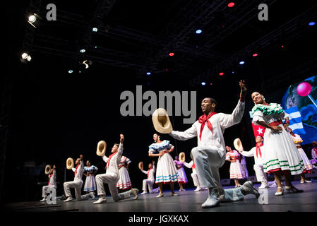 Camagua Compania Folklorica aus Camagüey, Kuba, Auftritt beim 29. Folkart International CIOFF Folklore Festival, Sub Folklorefestival von Festival Lent, eines der größten Outdoor-Festivals in Europa. Folkart, Festival Lent, Maribor, Slowenien, 2017. Stockfoto
