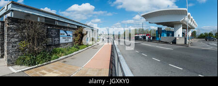 Bild von Paul Slater/PSI - Tamar Brücke Mautstelle St. Budeaux, Plymouth. Stockfoto