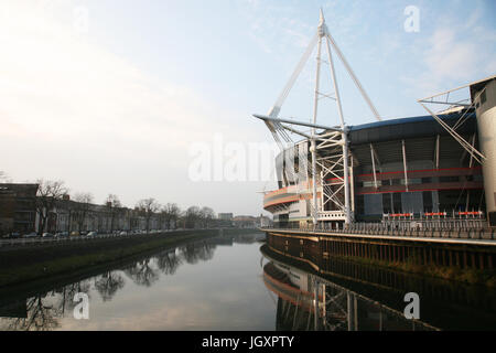 Cardiff, UK - 29. März 2011: Außen Ansicht des Cardiffs Millennium Stadium. Das Stadion wurde 1999 eröffnet und jetzt ist es die Heimat von Wales nationa Stockfoto