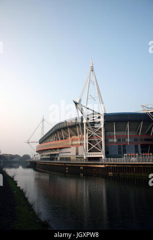 Cardiff, UK - 27. März 2011: Außen Ansicht des Cardiffs Millennium Stadium. Das Stadion wurde 1999 eröffnet und jetzt ist es die Heimat von Wales nationa Stockfoto