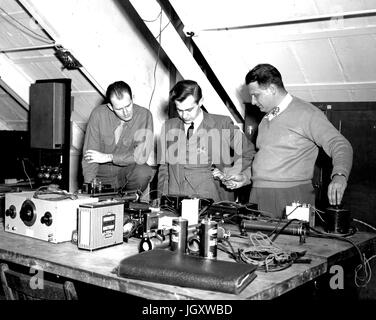 Johns Hopkins University Abend College-Studenten führen ein Experiment, 1930. Stockfoto