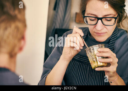 Koch Essen aus Glas Stockfoto