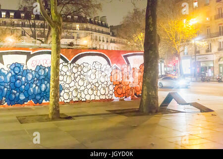 Spontane Hommage an die Opfer der Terroranschläge in Paris, den 13. November 2015 Stockfoto