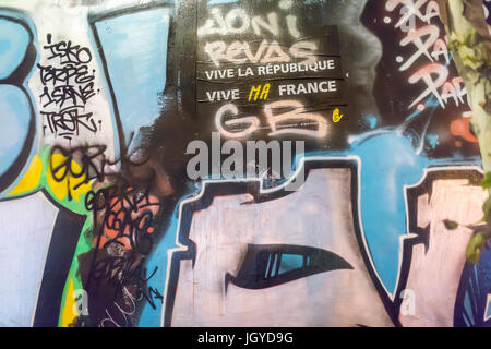 Vive la République, vive ma Frankreich. Spontane Hommage an die Opfer der Terroranschläge in Paris, den 13. November 2015. Stockfoto