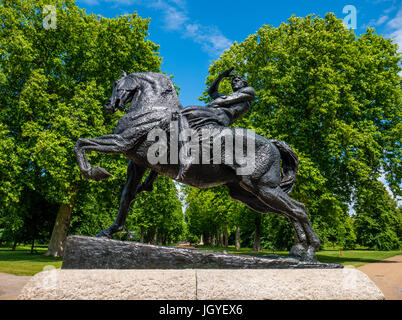 Körperliche Energie Statue von George Frederick Watts, /Hyde Park Kensington Gardens, London, England Stockfoto