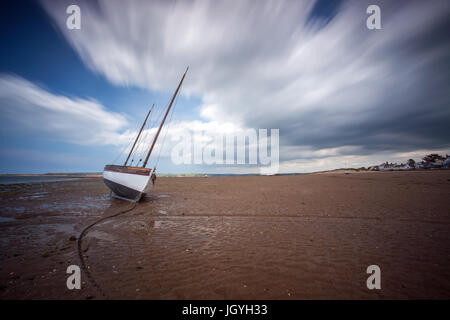 Schönen Yachten bei Ebbe am Strand von Instow in Devon Stockfoto