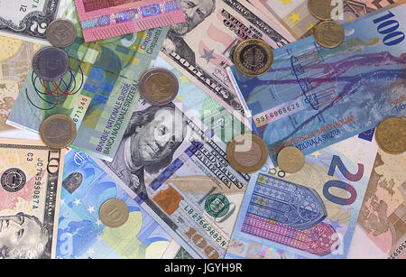 Abstrakte Dollar Euro Schweizer Franken und Münzen Hintergrund Stockfoto