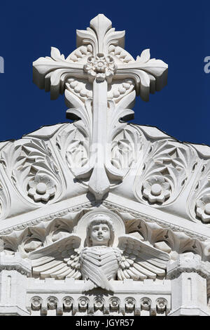 Basilika Notre-Dame de Fourvière. Engel und Kreuz.    Lyon. Frankreich. Stockfoto