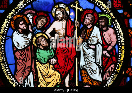 Saint-Martin d'Ainay Basilika. Glasmalerei-Fenster. Jesus und Saint Thomas.  Lyon. Frankreich. Stockfoto