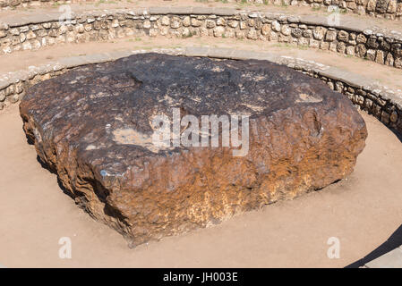 Der Hoba Meteorit in der Nähe von Grootfontein in Namibia ist auf 60 Tonnen der größte bekannte Meteorit auf der Erde Stockfoto