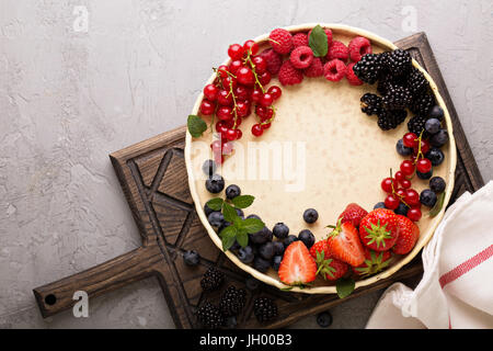 Frische Beeren auf einem Teller Stockfoto