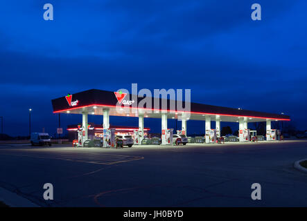 Eine kanadische Reifen Tankstelle an einer ONroute service Center oder Reisen Plaza im Besitz von Host Kilmer Service Zentren HKSC in King City, York Region, Ontario. Stockfoto