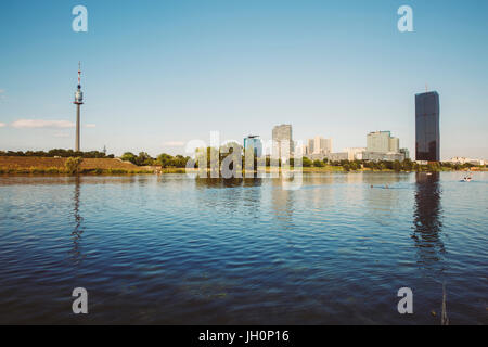 Donau City Wien, Blick von der Donauinsel, Österreich Stockfoto