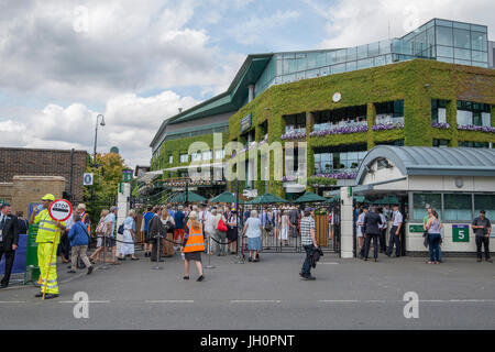 4. Juli 2017. Straßen rund um den AELTC während der Wimbledon Tennis Championships in Süd-West Londoner Vorort. Bildnachweis: Malcolm Park / Alamy. Stockfoto