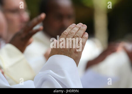 Heiligtum der Benite La Fontaine. Katholische Messe.  Eucharistie.  Frankreich. Stockfoto