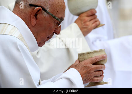 Heiligtum der Benite La Fontaine. Katholische Messe.  Eucharistie.  Frankreich. Stockfoto