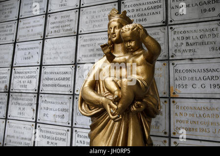 Basilika Notre-Dame De La Garde, Marseille. Krypta. Jungfrau und Kind Statue. Frankreich. Stockfoto