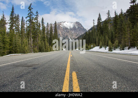 Scenic Highway 20 auf Rainy Pass in North Cascades National Park, Washington, USA Stockfoto