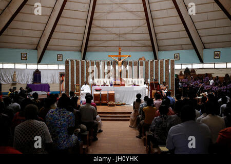 Sonntagsmesse im Mulago katholische Kirche. Uganda. Stockfoto