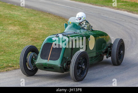 1926 Bentley 8 Liter besonderes, Brooklands Racer, mit Fahrer Steven Russell auf der 2017 Goodwood Festival of Speed, Sussex, UK. Stockfoto