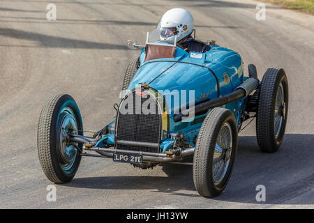 1934 Bugatti Type 59 mit Fahrer Marc Newson 2017 Goodwood Festival of Speed, Sussex, UK. Stockfoto