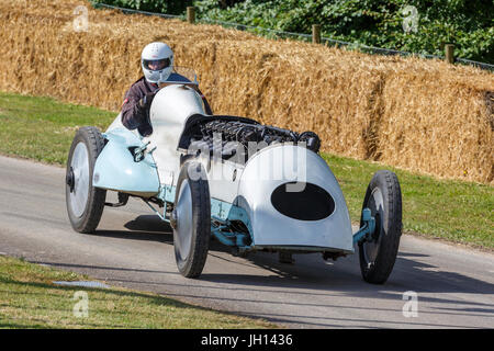 1923 Thomas spezielle "Babs" mit Fahrer Geraint Owen auf der 2017 Goodwood Festival of Speed, Sussex, UK, ehemalige Geschwindigkeitsrekord halten Auto. Stockfoto