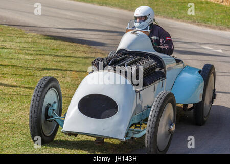 1923 Thomas spezielle "Babs" mit Fahrer Geraint Owen auf der 2017 Goodwood Festival of Speed, Sussex, UK, ehemalige Geschwindigkeitsrekord halten Auto. Stockfoto