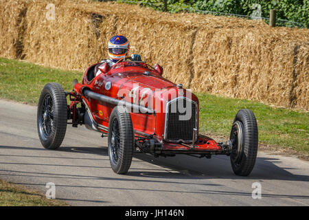 1934 Alfa Romeo Tipo B 'Don Lee Special' mit Fahrer James Wood auf 2017 Goodwood Festival of Speed, Sussex, England, UK. Stockfoto