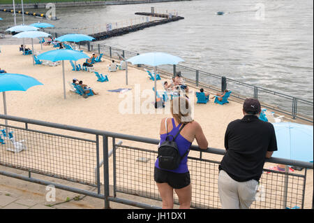 Montreal, CA - 9. Juli 2017: Clock Tower Strand in den alten Hafen von Montreal Stockfoto