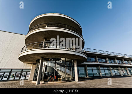 De La Warr Pavilion South Elevation, Bexhill On Sea, East Sussex - Ikone modernistischen Gebäude.   Architekten Erich Mendelsohn und Serge Chermayeff Stockfoto