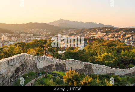 Hanyangdoseong, eine Festungsmauer in Stadt Seoul in Korea. Es war die Grenzen der Hanyang, die Hauptstadt in der Joseon-Dynastie. Stockfoto