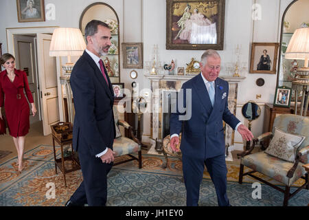 Der Prince Of Wales trifft König Felipe VI. und Königin Letizia von Spanien im Clarence House, London während des Königs Staatsbesuch in Großbritannien. Stockfoto