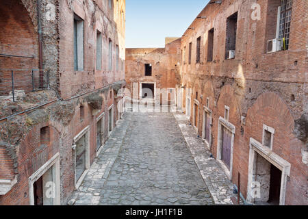 Via Biberatica - Trajan Markt (aus via IV Novembre) Stockfoto