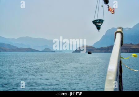 Bootsfahrt auf Khor Asche Sham, Halbinsel Musandam, Oman Stockfoto