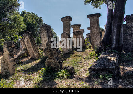 Ost-Serbien - Grabsteine auf dem Friedhof alte Bogomil Stockfoto