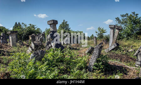 Ost-Serbien - Grabsteine auf dem Friedhof alte Bogomil Stockfoto