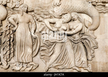 Palais de Tokyo, Paris. AllŽgorie ˆ la Gloire des Arts Dit Aussi LŽgende De La Terre et De La Mer, Alfred-Auguste Janniot vers 1937. DŽtail. La PoŽs Stockfoto