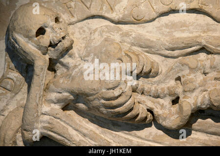 MusŽe d ' Histoire De La Ville de Marseille, Marseille Stadt historisches Museum. Fragment von Guillaume du Vair Kenotaph. Anonym, c.1621. Stein. Detai Stockfoto