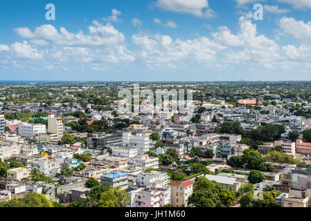 Skyline von Port Louis - gesehen von der Fort Adelaide entlang des Indischen Ozeans in der Hauptstadt von Mauritius Stockfoto