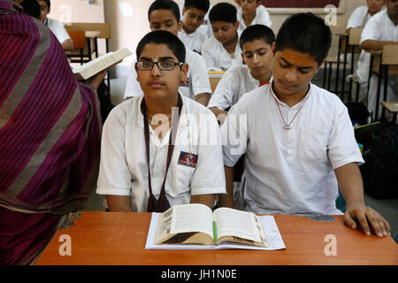 Bhaktivedanta Gurukula befindet sich im ISKCON Radha-Krishna-Tempel, Vrindavan, Uttar Pradesh. Indien. Stockfoto