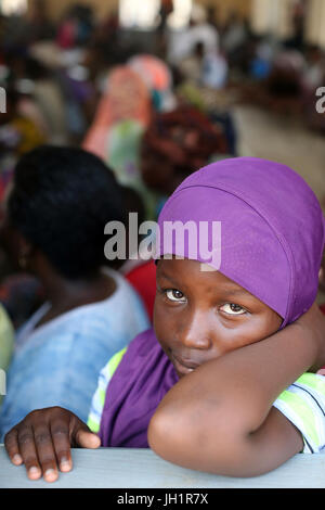 Africain Mädchen tragen muslimischen Schleier (Hidjab).  Lome. Togo. Stockfoto