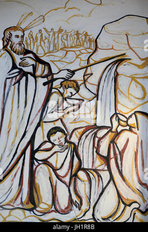 Lome Sacred Heart Cathedral. Moses schlägt Wasser aus dem Stein.  Lome. Togo. Stockfoto