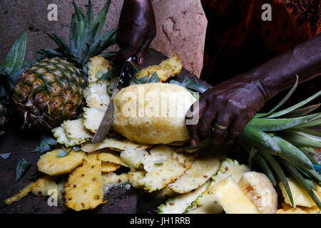 Mahlzeit zubereitet von einer Gruppe von Mitgliedern der Uganda Kolping Society. Die Gruppe (10 Frauen & 5 Männer) ist ein catering-Unternehmen finanziert ein UGS Loa 2,5 Millionen Stockfoto