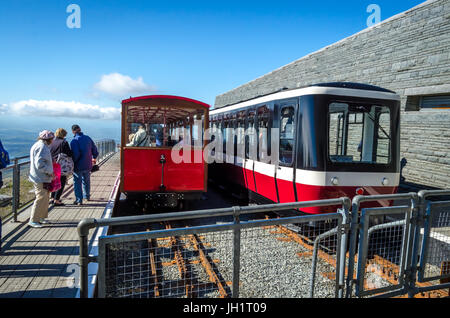 Züge auf Mount Snowdon in Snowdonia, Nord wales uk Stockfoto