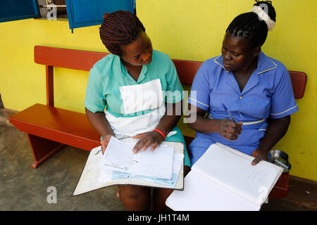 Bweyale medizinisches Zentrum. Krankenschwestern. Uganda. Stockfoto