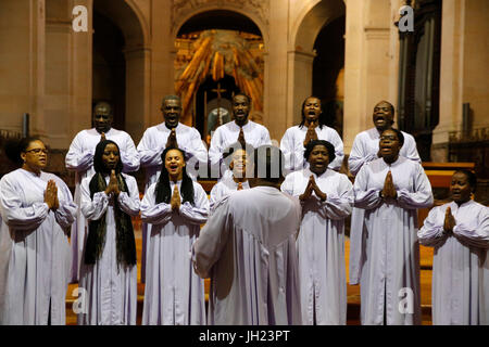 Gospel-Konzert in der Kirche St. Roch, Paris. Frankreich. Stockfoto